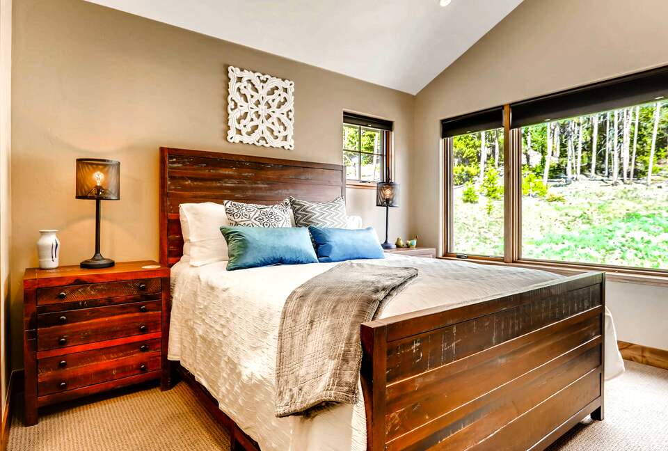 Home Exchange in Breckenridge, CO guest bedroom two with jack & Jill
