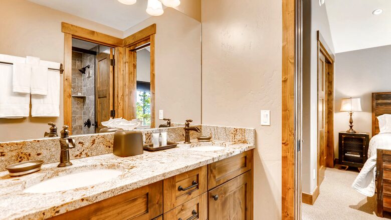 Home Exchange in Breckenridge, CO jack and Jill bathroom