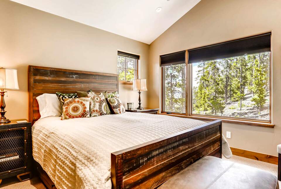 Home Exchange in Breckenridge, CO bedroom 3 with a view