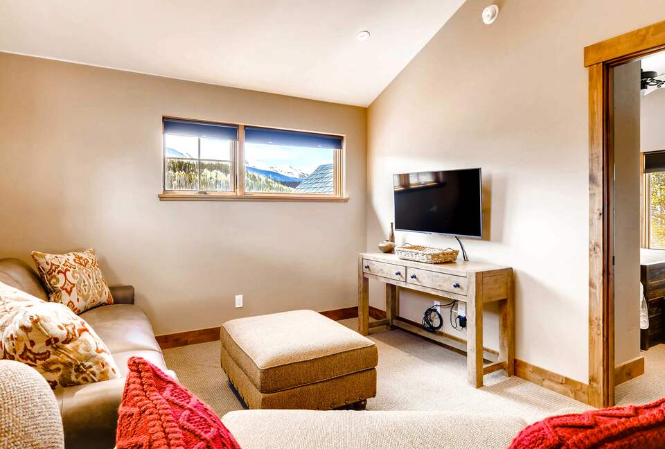Home Exchange in Breckenridge, CO bonus sitting space