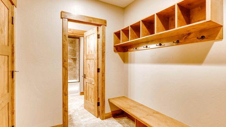 Home Exchange in Breckenridge, CO mudroom