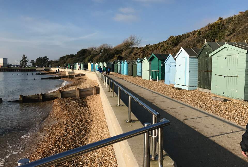 Hill Head beach only 5 min stroll away.