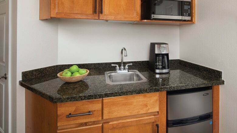 Home Exchange in Pam Desert, CA kitchenette