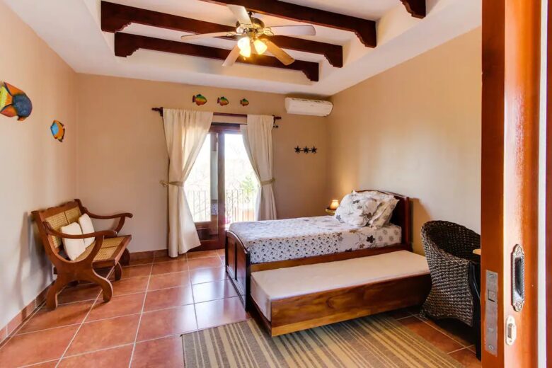 Home Exchange in Tola, Rivas, Nicaragua twin bedroom with trundle