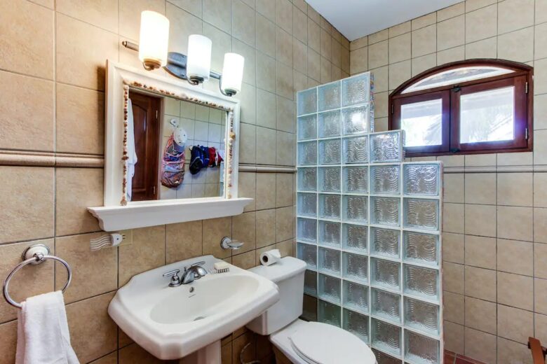 Home Exchange in Tola, Rivas, Nicaragua bathroom with shower