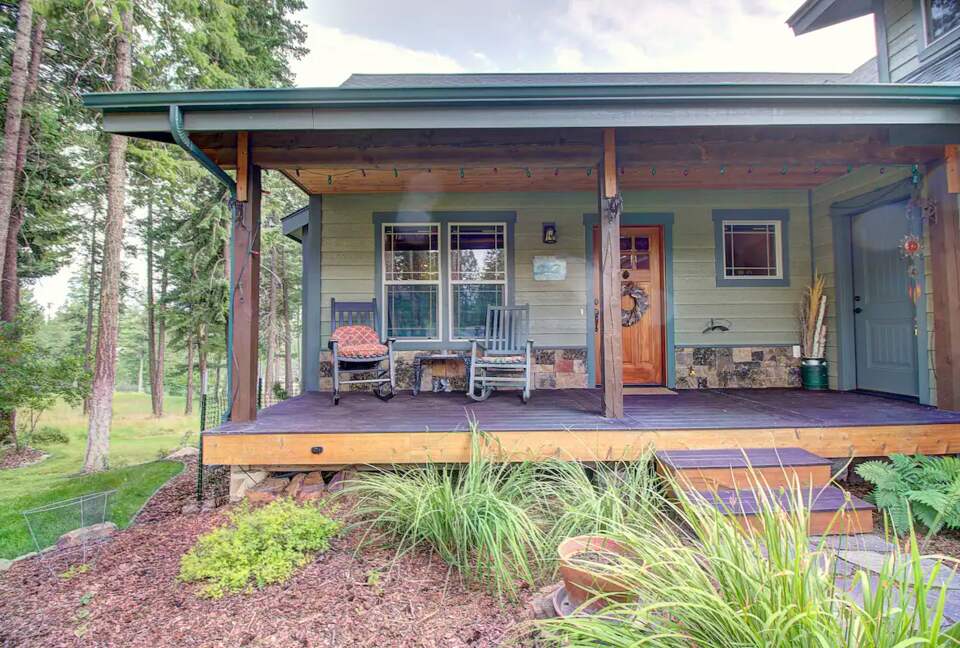 Home Exchange in Columbia Falls, Montana front porch