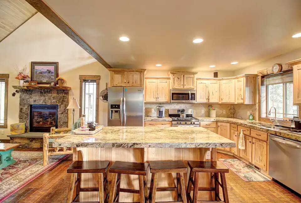 Home Exchange in Columbia Falls, Montana kitchen