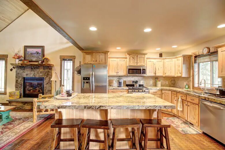 Home Exchange in Columbia Falls, Montana kitchen
