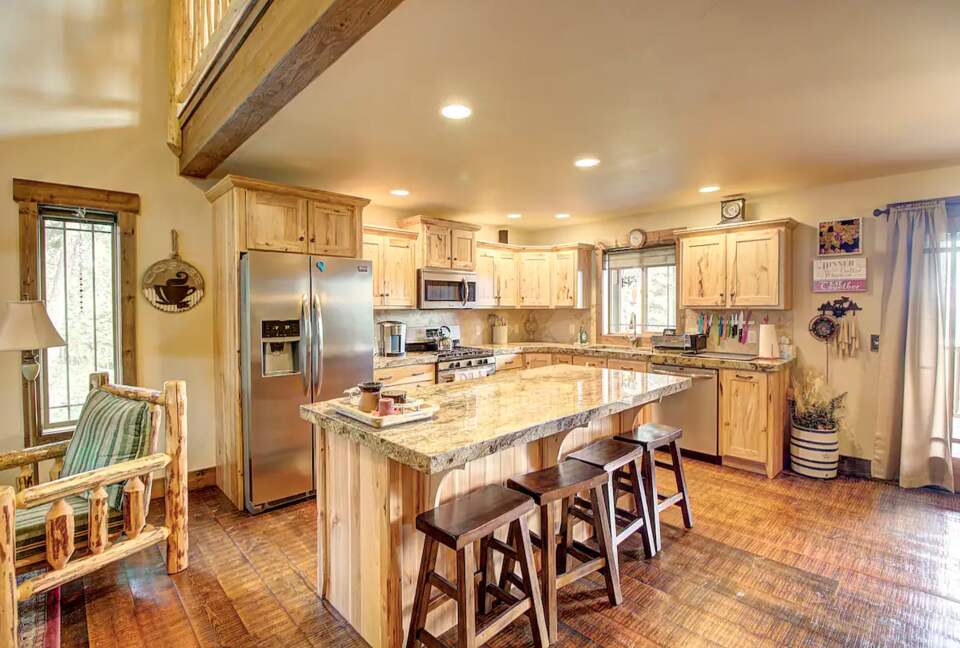 Home Exchange in Columbia Falls, Montana high end appliances