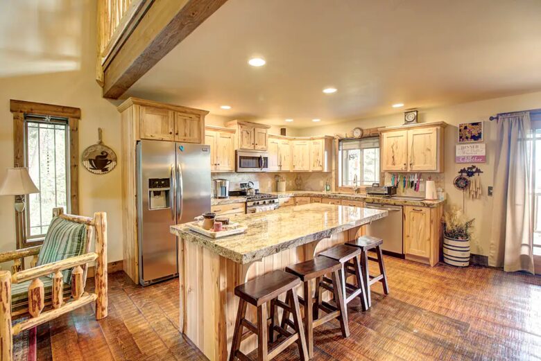 Home Exchange in Columbia Falls, Montana high end appliances