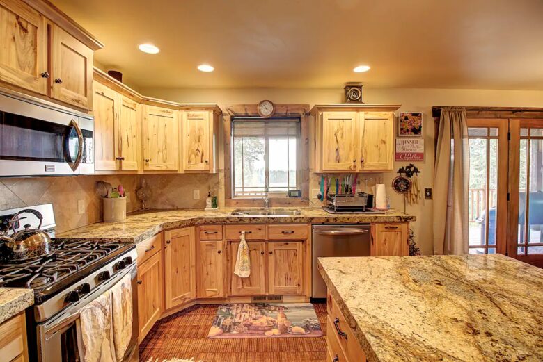 Home Exchange in Columbia Falls, Montana kitchen