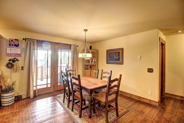 Home Exchange in Columbia Falls, Montana dining room with patio access