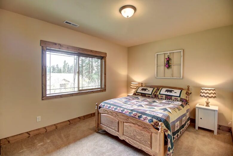 Home Exchange in Columbia Falls, Montana queen bedroom