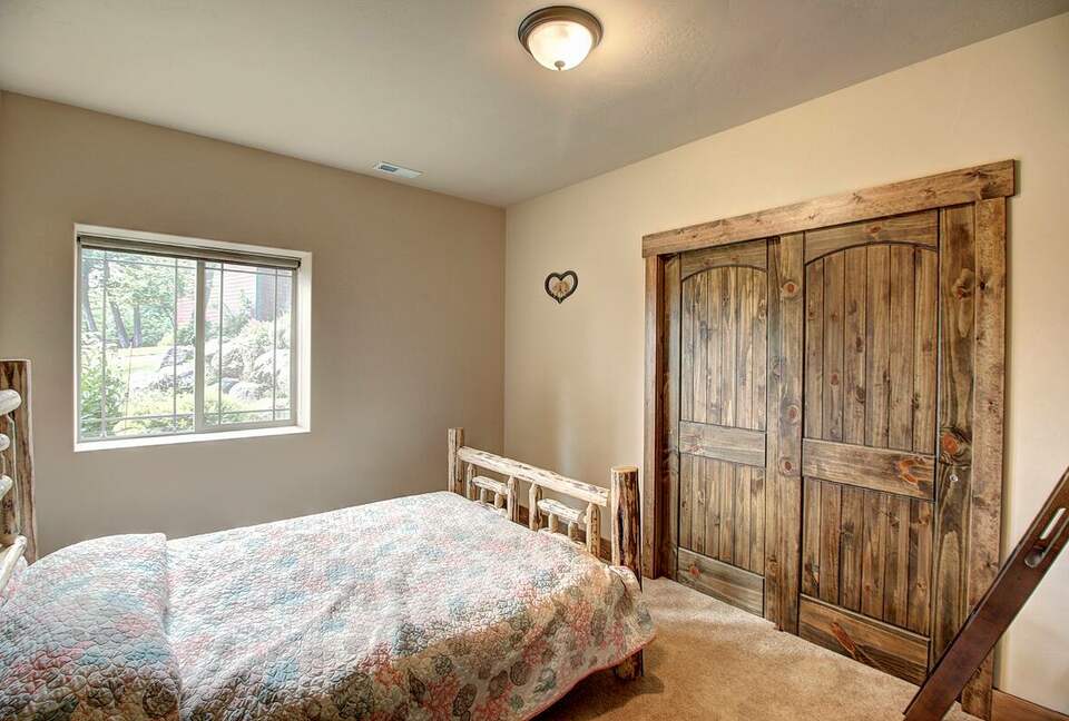 Home Exchange in Columbia Falls, Montana queen with bunk beds