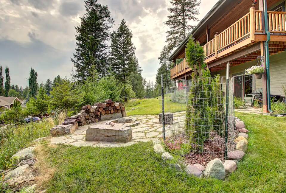 Home Exchange in Columbia Falls, Montana view of fire-pit
