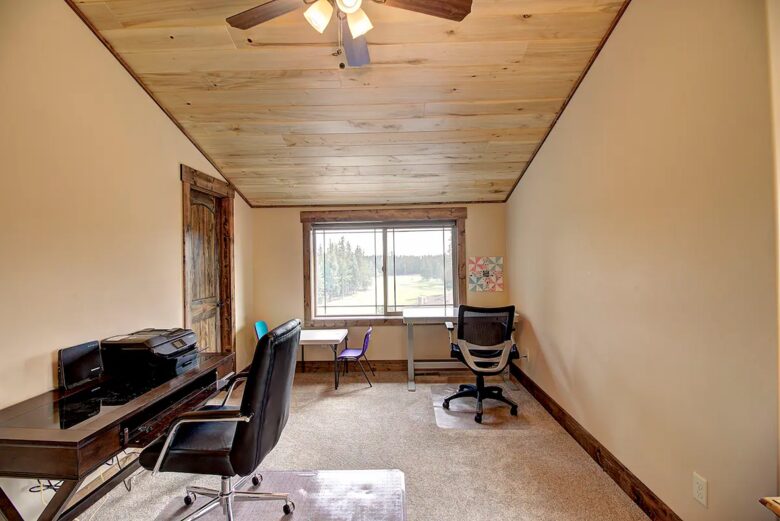 Home Exchange in Columbia Falls, Montana office space