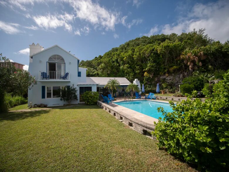 Bermuda Poolside Cottage - Southampton, Bermuda
