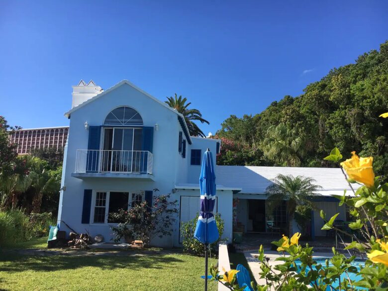 Bermuda Poolside Cottage - Southampton, Bermuda