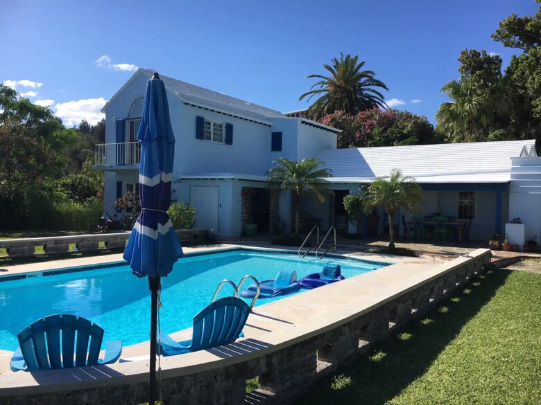 Bermuda Poolside Cottage - Southampton, Bermuda
