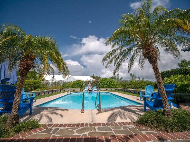 Bermuda Poolside Cottage - Southampton, Bermuda
