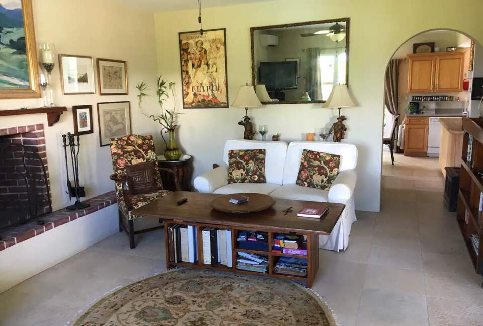 Bermuda Poolside Cottage - Southampton, Bermuda