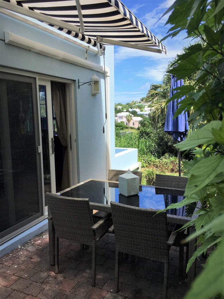 Bermuda Poolside Cottage - Southampton, Bermuda