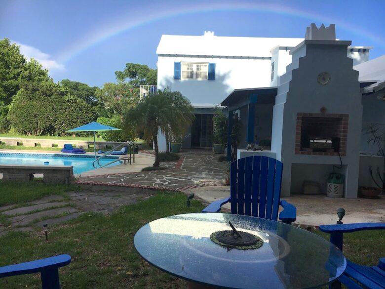 Bermuda Poolside Cottage - Southampton, Bermuda