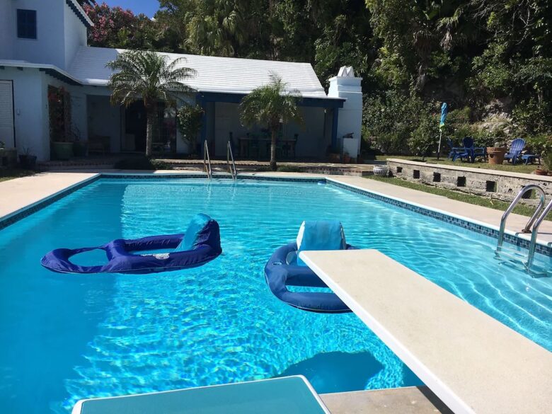 Bermuda Poolside Cottage - Southampton, Bermuda