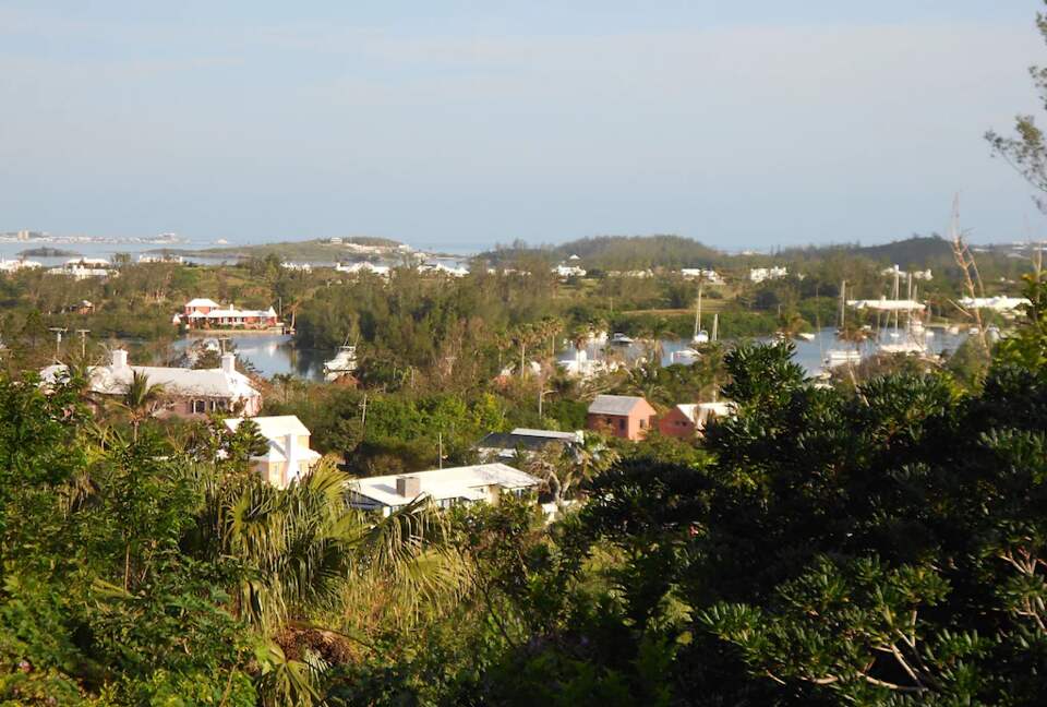 Bermuda Poolside Cottage - Southampton, Bermuda