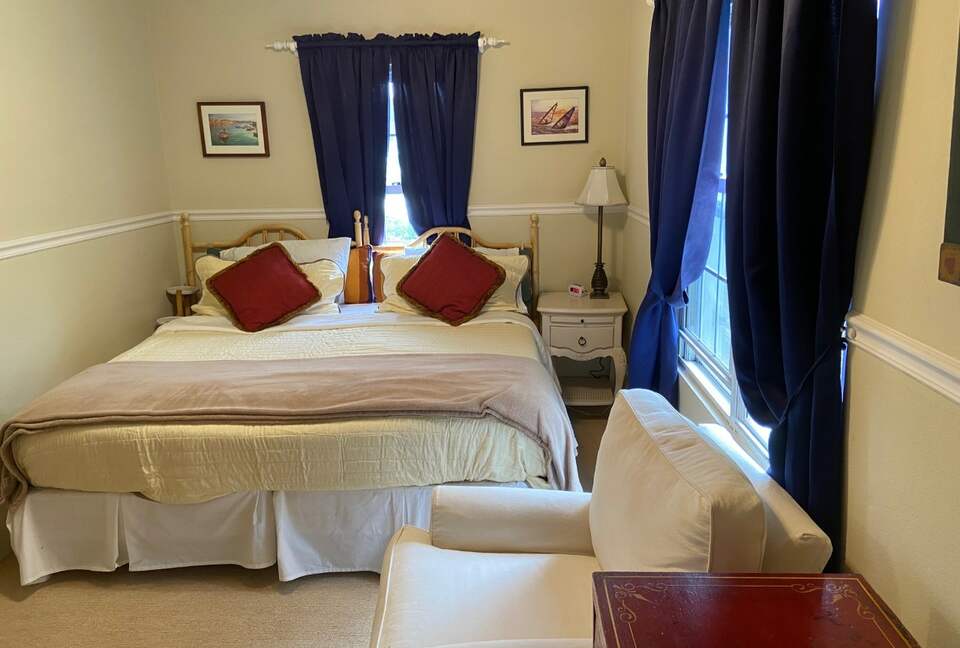 Bermuda Poolside Cottage - Southampton, Bermuda