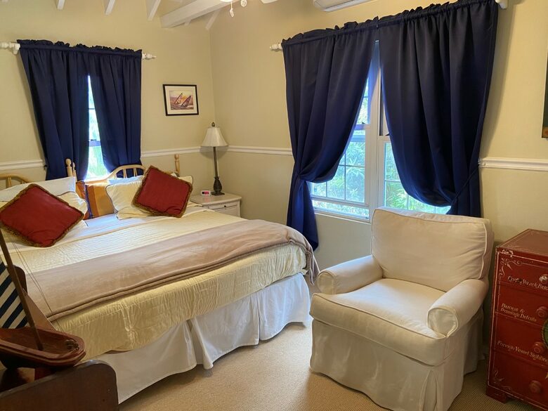 Bermuda Poolside Cottage - Southampton, Bermuda