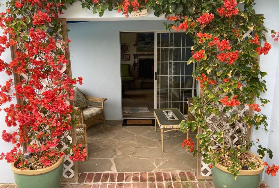 Bermuda Poolside Cottage - Southampton, Bermuda