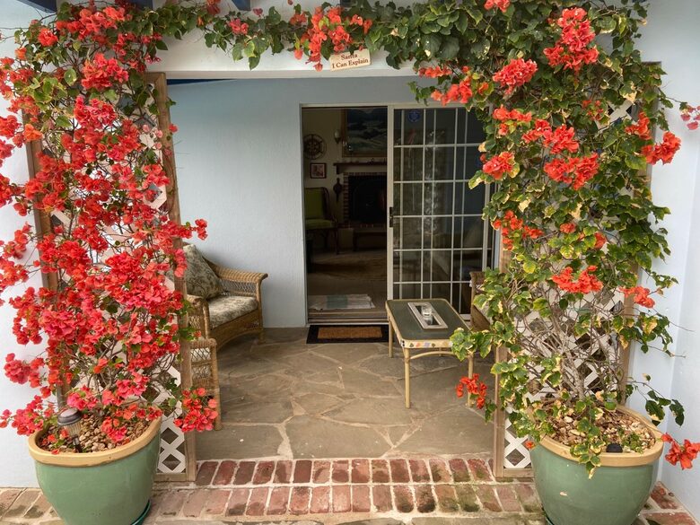 Bermuda Poolside Cottage - Southampton, Bermuda