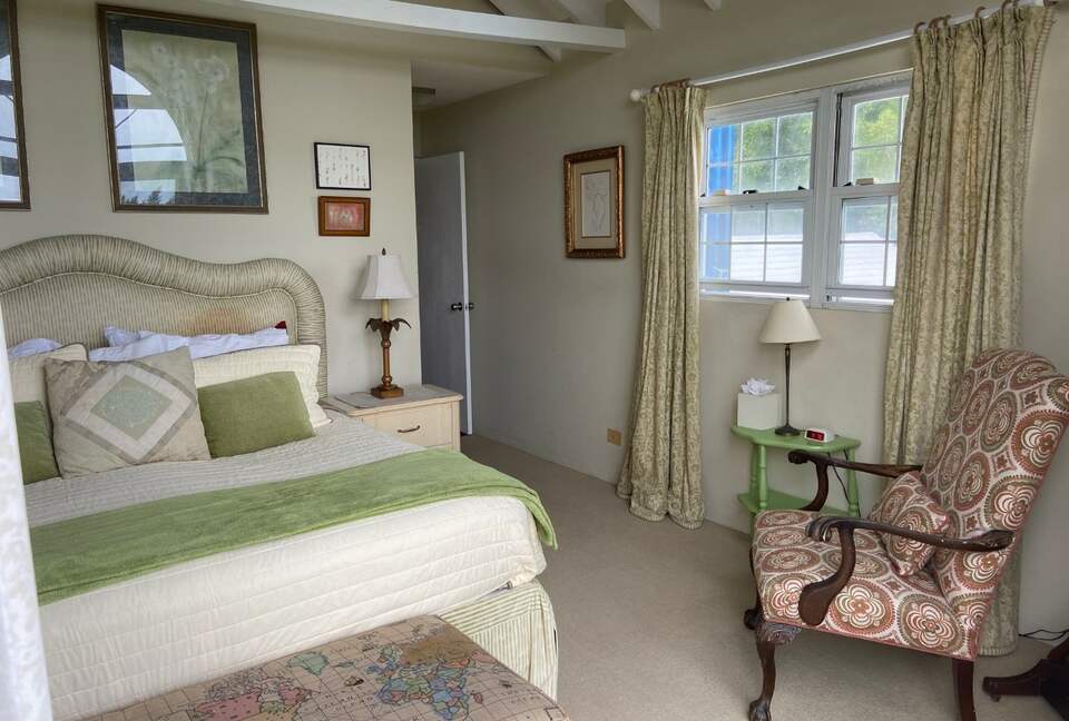 Bermuda Poolside Cottage - Southampton, Bermuda