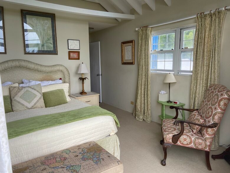 Bermuda Poolside Cottage - Southampton, Bermuda