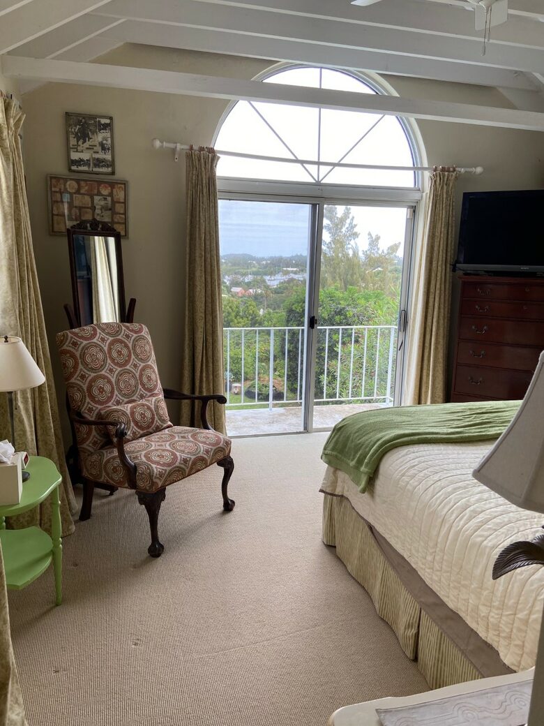 Bermuda Poolside Cottage - Southampton, Bermuda