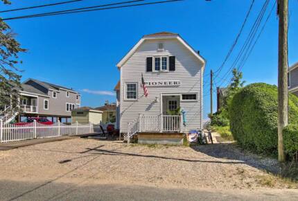 "The Pioneer" Cottage By the Sea - Old Lyme, Connecticut