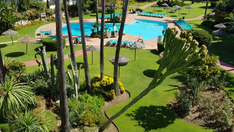 Penthouse on beachfront complex - Estepona, Spain