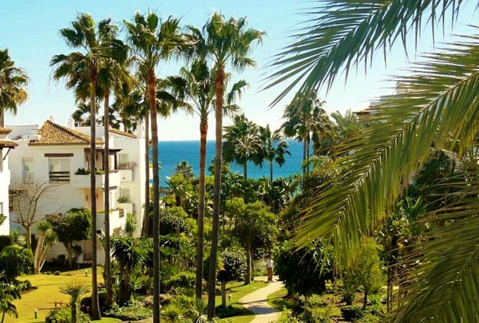 Penthouse on beachfront complex - Estepona, Spain