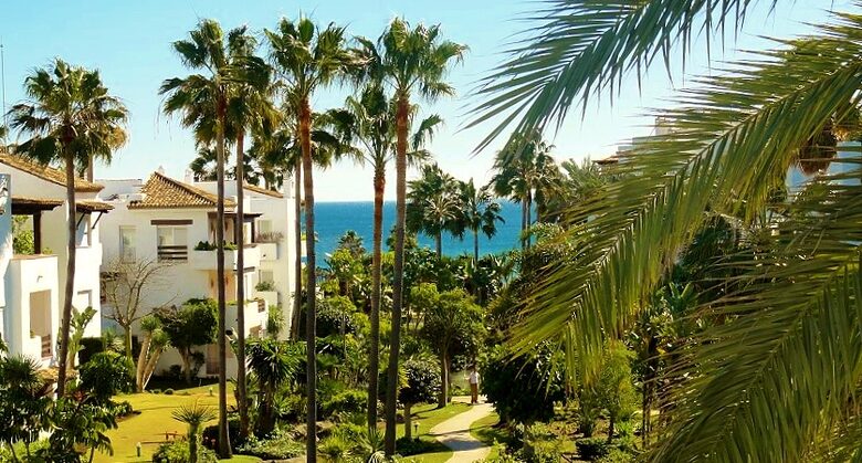 Penthouse on beachfront complex - Estepona, Spain