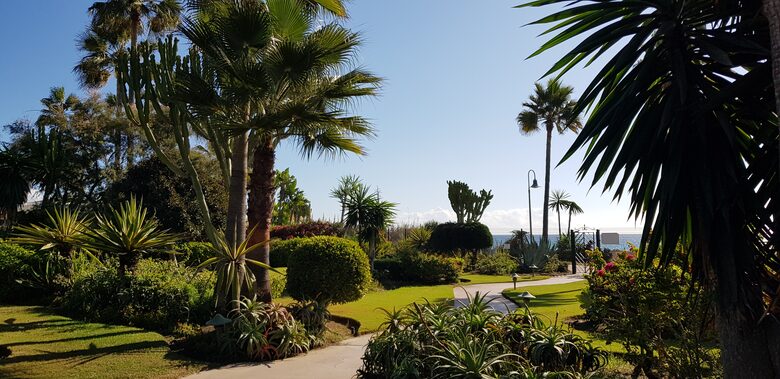 Penthouse on beachfront complex - Estepona, Spain