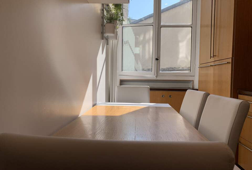 Elegant Matignon Flat - Paris, France