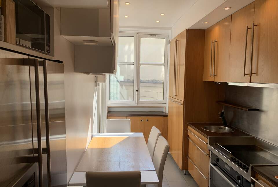 Elegant Matignon Flat - Paris, France