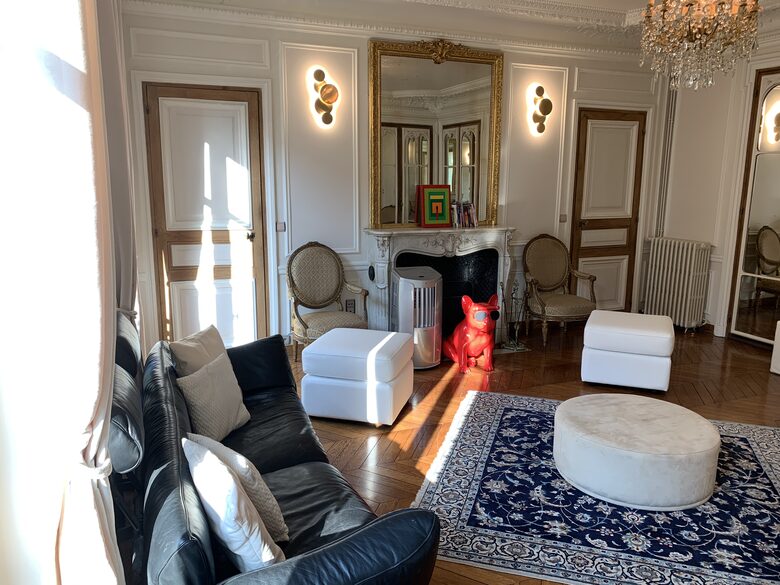 Elegant Matignon Flat - Paris, France
