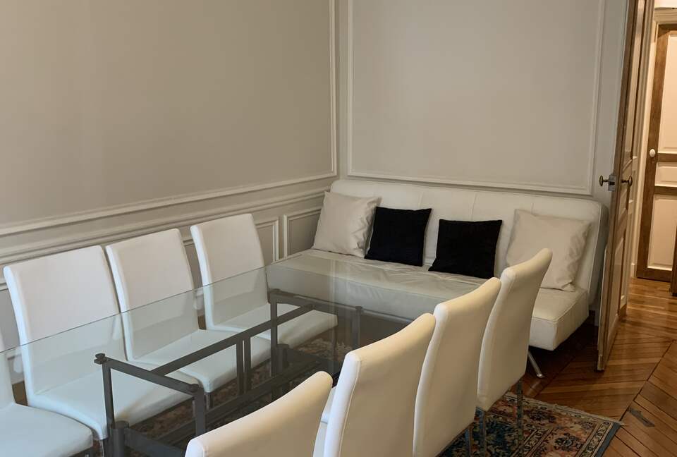 Elegant Matignon Flat - Paris, France