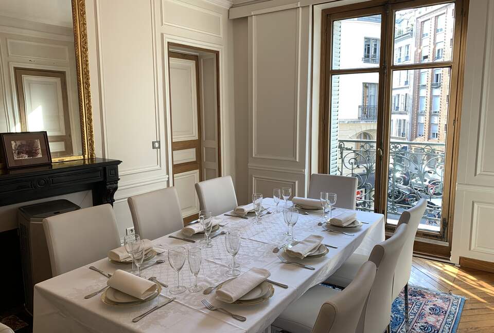 Elegant Matignon Flat - Paris, France