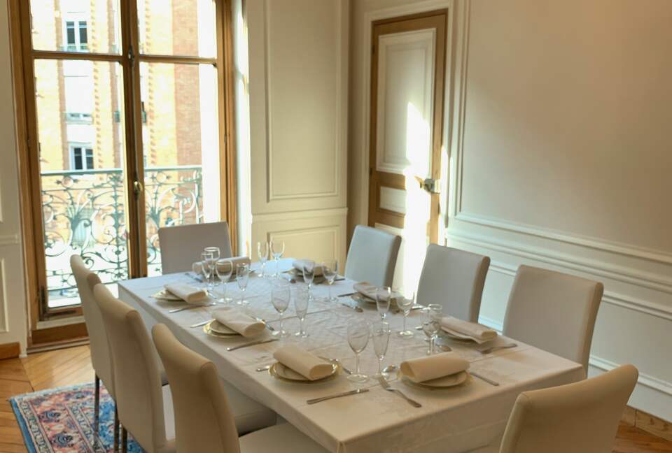 Elegant Matignon Flat - Paris, France