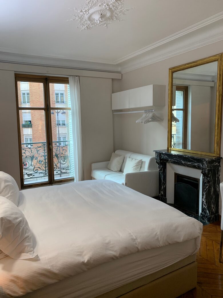 Elegant Matignon Flat - Paris, France