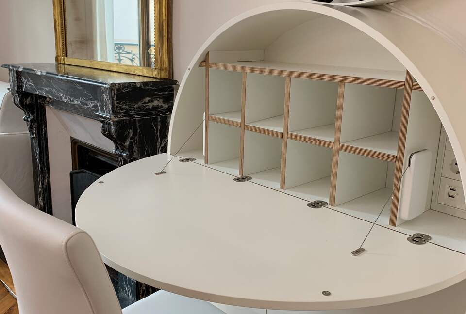 Elegant Matignon Flat - Paris, France