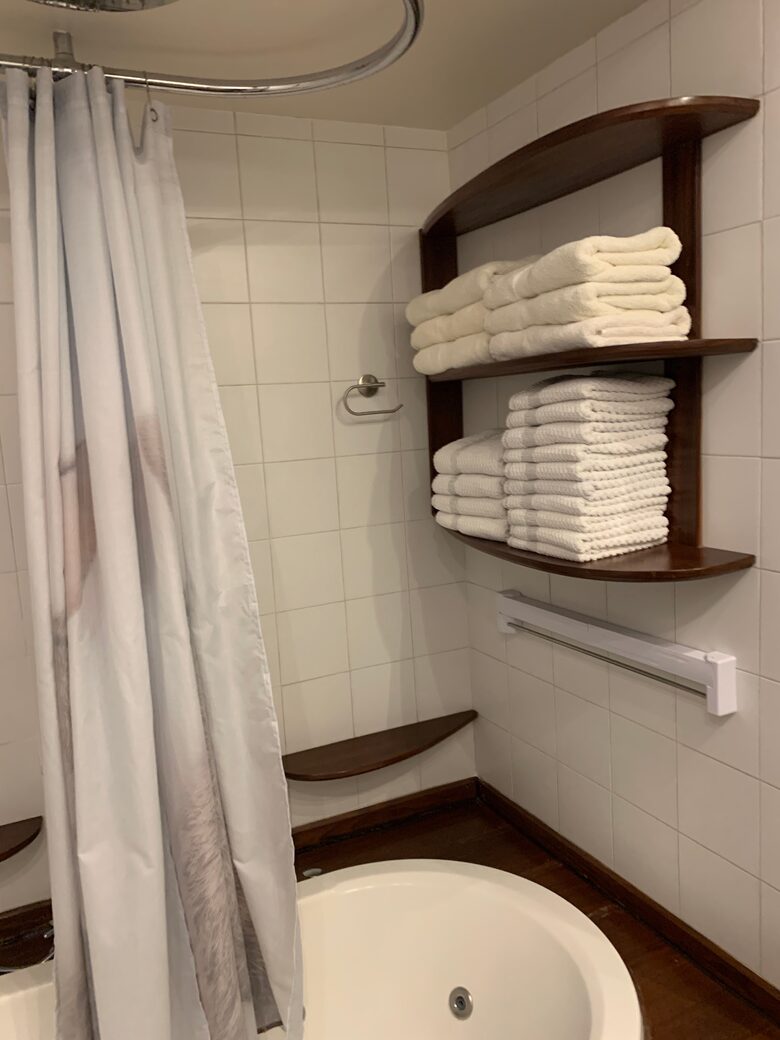 Elegant Matignon Flat - Paris, France